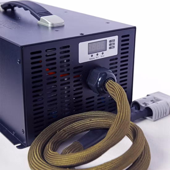 Vente directe d'usine 84V 40A 3600W Chargeur pour 20s 72V 74V Li-ion/Batterie au lithium polymère pour outils électriques/Surveillance sans fil/EV/Scooter/Solaire